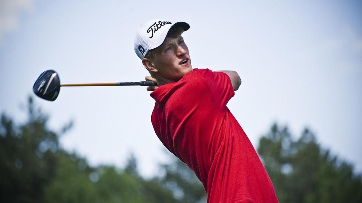 Adrian Meronk był blisko zwycięstwa w turnieju NCAA Greenbrier Invitational. Najlepszy polski golfista został sklasyfikowany na 2. miejscu z wynikiem -1. Znakomicie spisał się cały zespół ETSU Bucs. W pierwszej "10" znalazło się aż trzech zawodników, co przełożyło się na pewny triumf w klasyfikacji drużynowej.