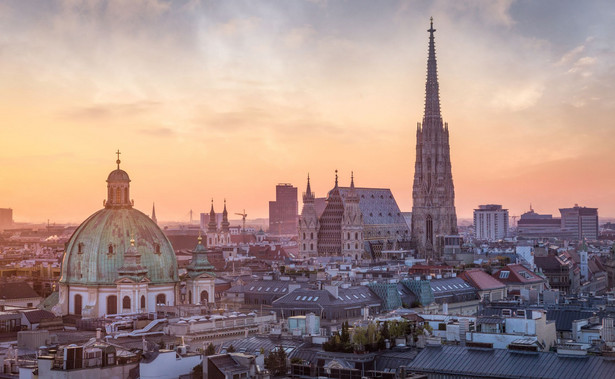 Austriackie cięcie zasiłków uderzyło też w Polaków. Decyzja wzbudziła sprzeciw Brukseli