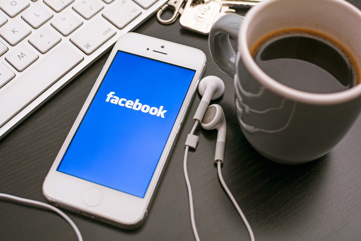 facebook, smartfon, komputer