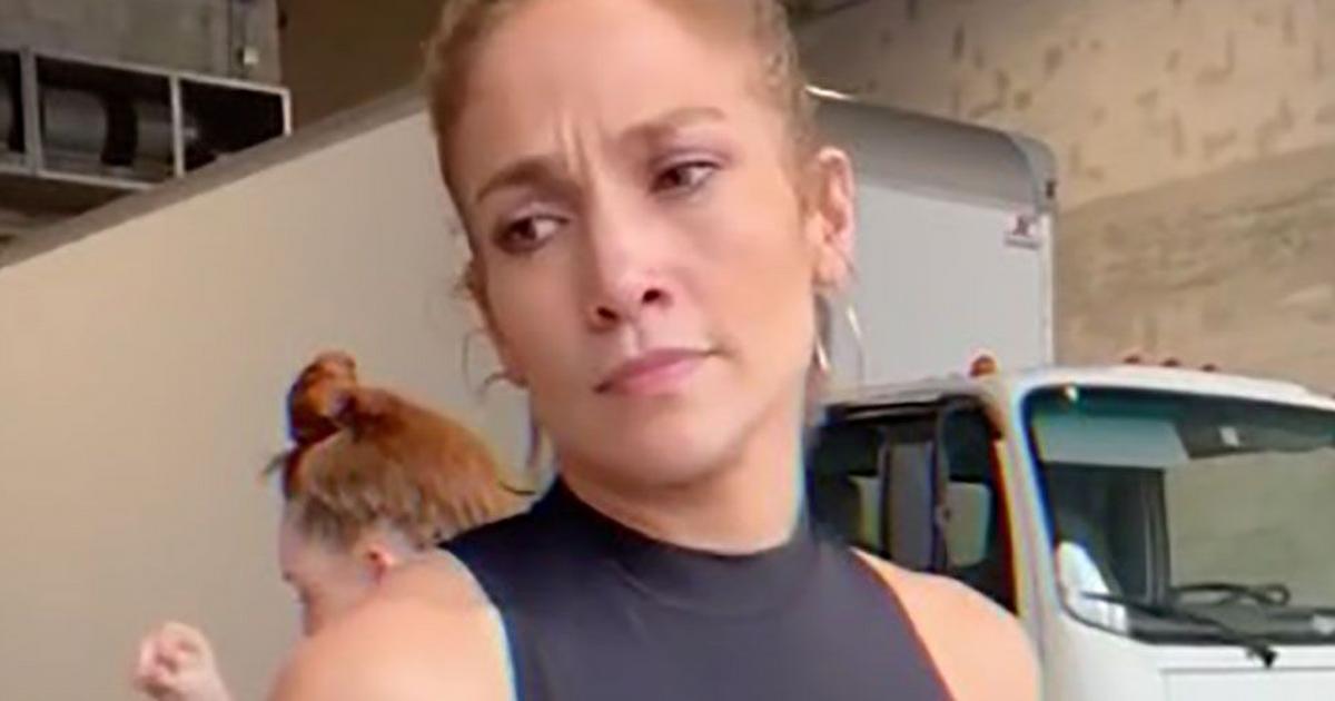 Jennifer Lopez Shows Off New Leggings And Insane Abs On Instagram
