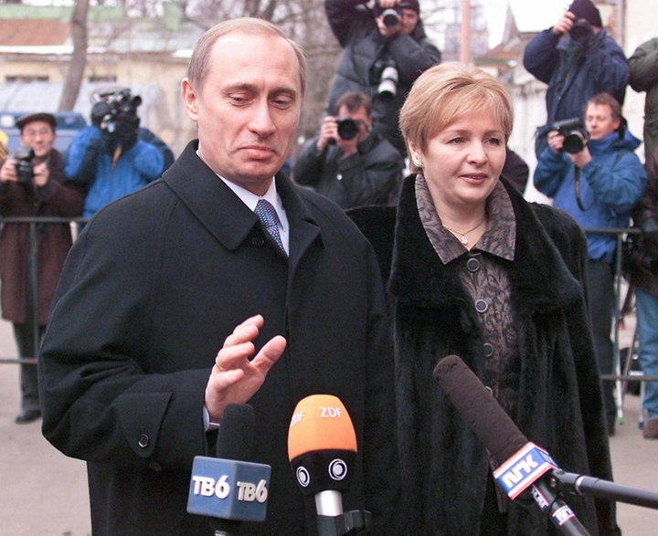 Władimir Putin z żoną Ludmiłą w 2000 r.