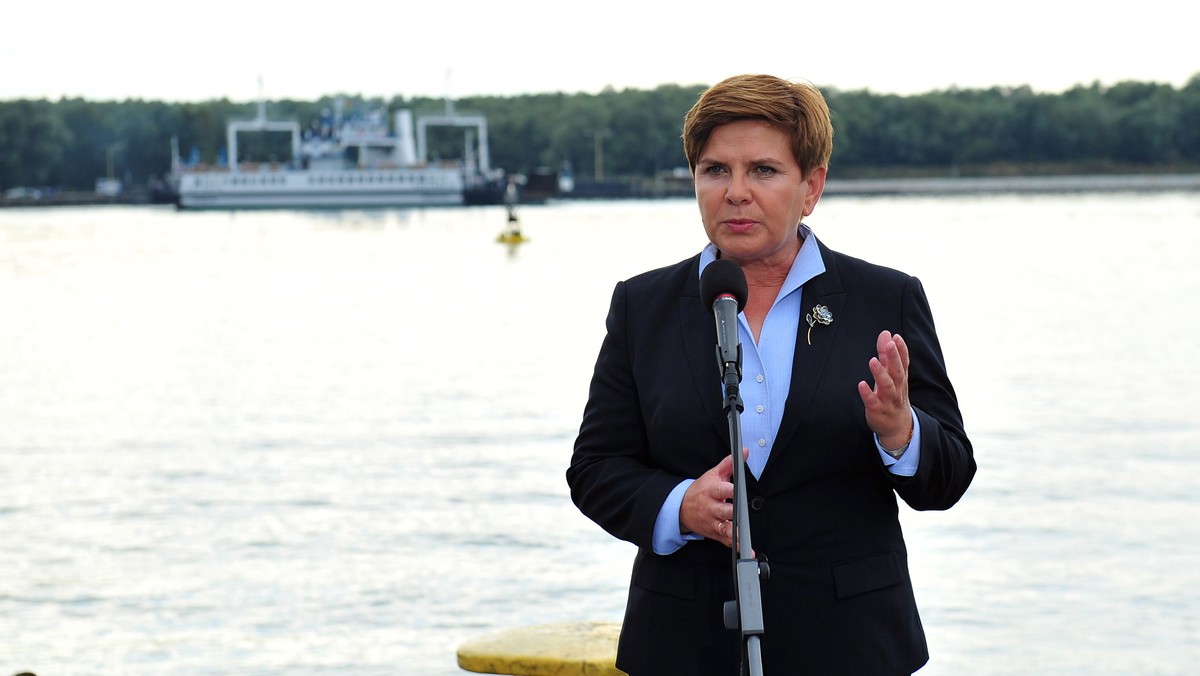 Kandydatka PiS na premiera Beata Szydło zadeklarowała, że jej partia zrobi wszystko, aby wypełnić postulaty Solidarności dotyczące pracy i "działań społecznych". Jej zdaniem, trzeba odważnie mówić m.in. o godnych warunkach pracy czy niskich zarobkach.