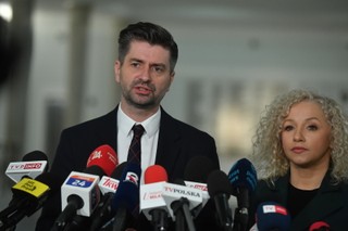 Lewica: Skrajnie głupie projekty. Chodzi o ustawy zgłoszone przez Morawieckiego do TK