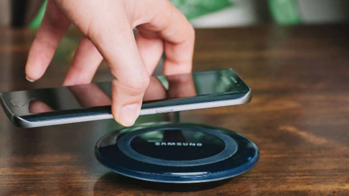 Samsung i Apple pracują nad bezprzewodowym ładowaniem w skali pokoju
