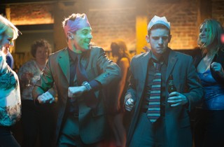 Śmiech, syf i zepsucie w podwójnej dawce. 'Brud' Bairda od piątku w kinach