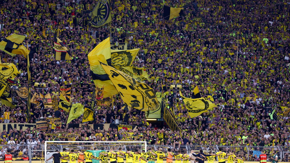 Kibice Borussii Dortmund na Signal Iduna Park