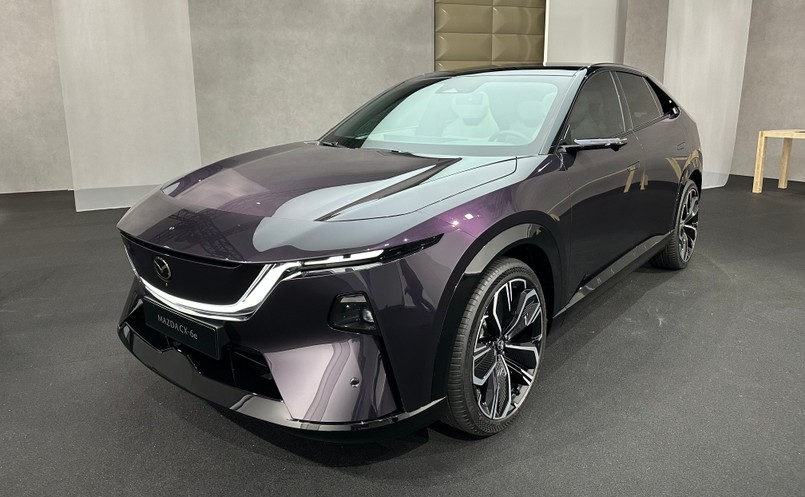 Nowa Mazda CX-6e