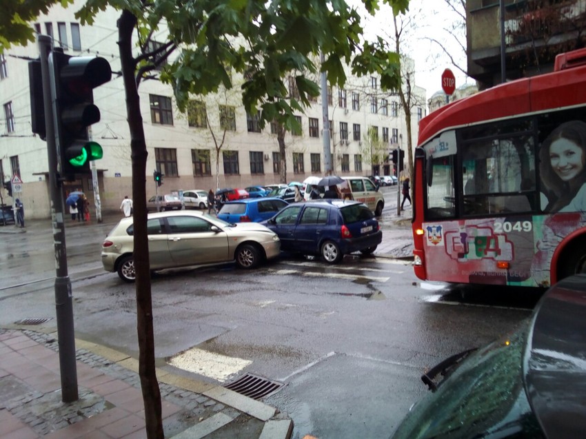 Sudar automobila u Dobračinoj