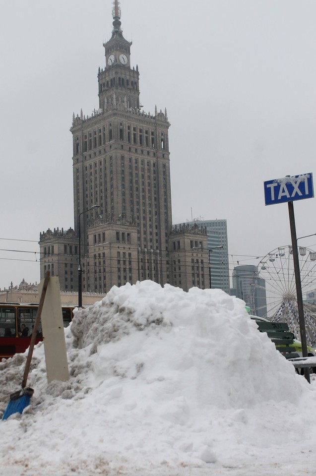 Zasypało Warszawę. W ciągu nocy napadało 12 cm śniegu