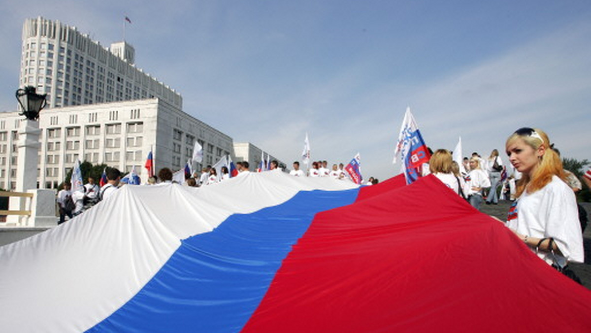 Władze nieuznawanej Naddniestrzańskiej Republiki Mołdawskiej wyszły z inicjatywą wykorzystania trójkolorowej flagi rosyjskiej w charakterze symbolu narodowego - informuje dziennik "Kommersant"