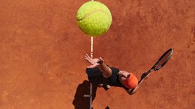 Rewolucja w przepisach gry w tenisa. Zawodnik może poprosić o przerwę i wziąć prysznic