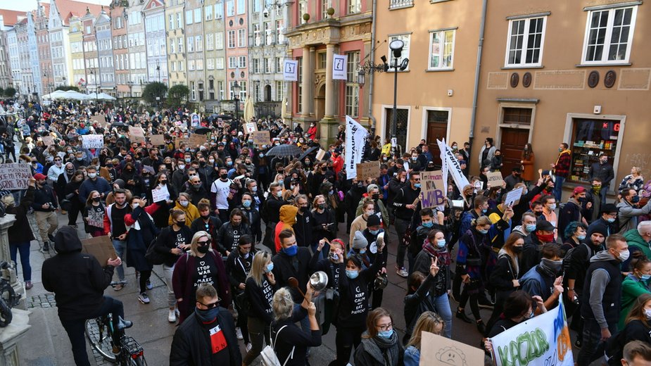Największe Protesty Wybuchły W Trójmieście Strajk Kobiet. Gdynia: 64-latek zranił nożem mężczyznę. Są zarzuty