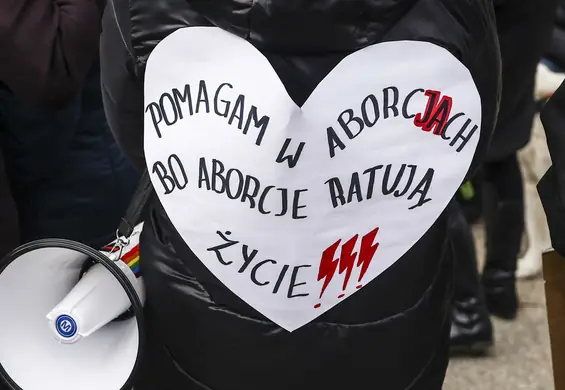 Blisko połowa Polek deklaruje, że pomogłaby w aborcji. Są też przeciwko karom za wsparcie