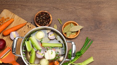 pyszny obiad na niedzielę. podajemy przepis, ty gotujesz. rosół jak u