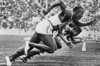 Źli dla biznesu. Sportowcy, którzy odważyli się głośno mówić o dyskryminacji Afroamerykanów, zapłacili wysoką cenę