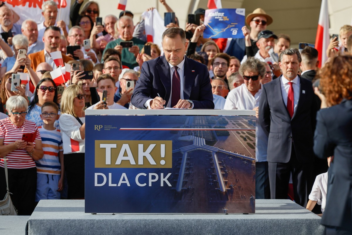 Prezydent RP Karol Nawrocki składa pierwszy projekt ustawy dotyczący CPK