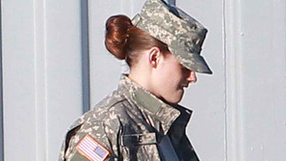 W sieci pojawiły się pierwsze zdjęcia Kristen Stewart z planu filmu "Camp X-Ray".