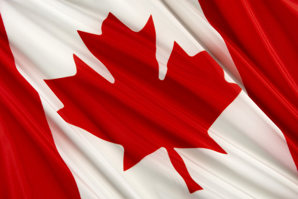 Rząd Kanady zdelegalizował broń typu wojskowego