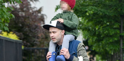 Maciej Zakościelny pozwolił wejść synowi na głowę. FOTO