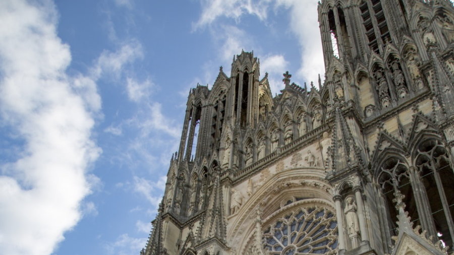  Czyje szczątki znaleziono pod podłogą Notre Dame? Badacze zidentyfikowali jedno z ciał, fot. Public Domain Pictures