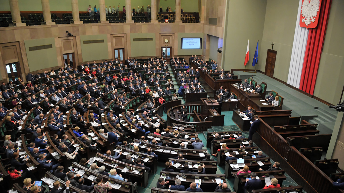 Sejm znowelizował wczoraj ustawę o Karcie Polaka. Za nowelą głosowało 410 posłów, nikt nie był przeciw, jeden poseł wstrzymał się od głosu.