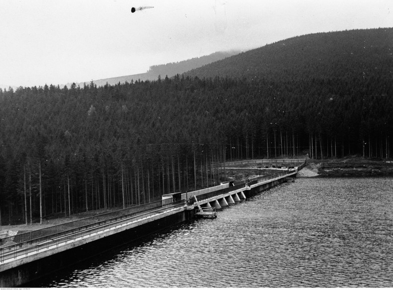 Zapora im. Ignacego Mościckiego w Wapienicy, 1933 r.