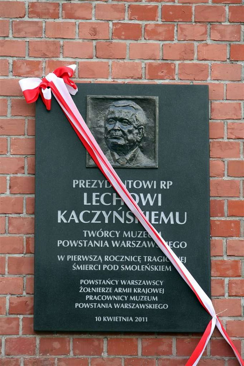 Wysikał się w Muzeum Powstania. Bo nienawidzi Kaczyńskiego!