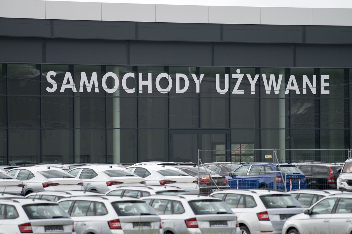 Rynek używanych aut w Polsce w kryzysie? Ceny spadają