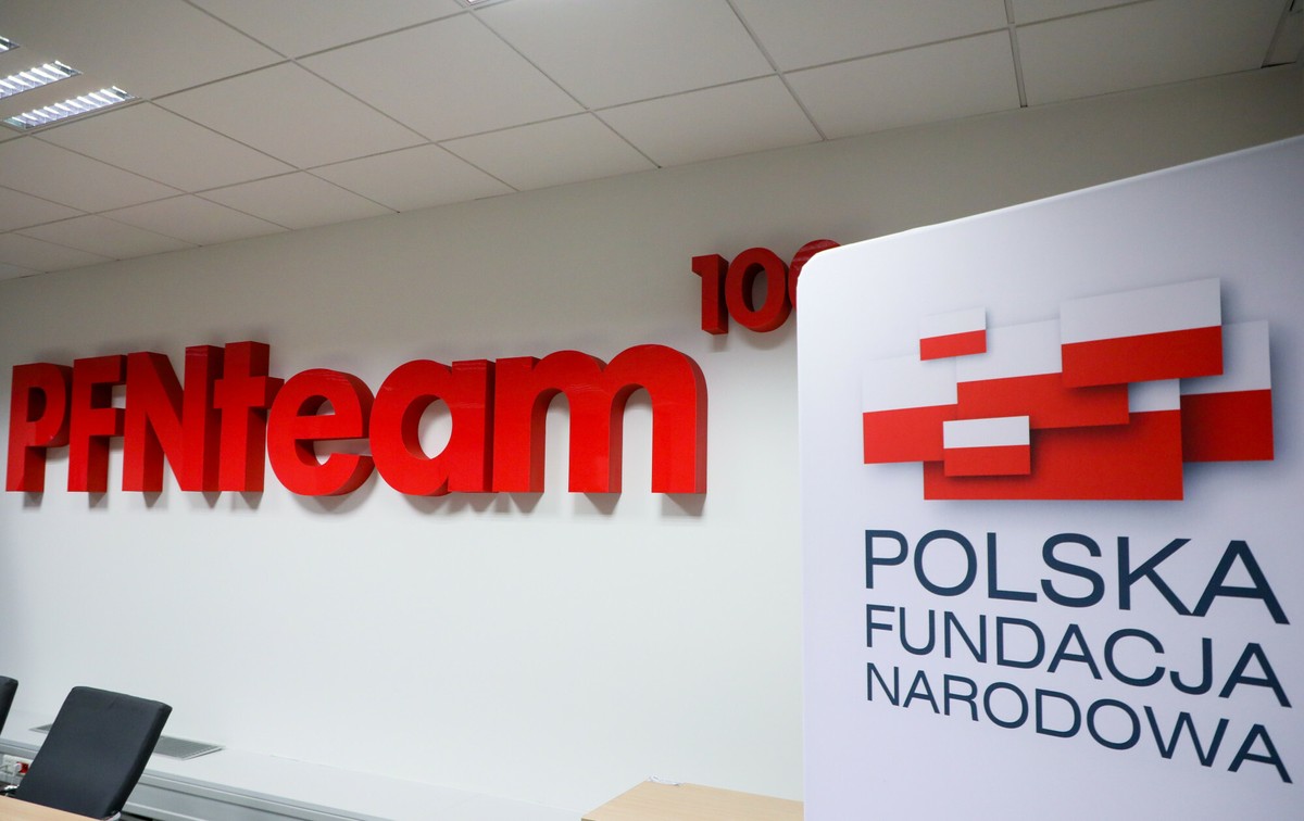 Spór o PFN. Państwowe spółki bojkotują fundację, rząd widzi w niej sens
