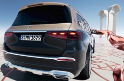 Mercedes GLS z nową twarzą. Maybach zaszalał, biedy nie ma