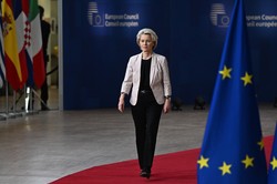 Zamrożone rosyjskie aktywa trafią na odbudowę Ukrainy? Komisja Europejska pracuje nad propozycją