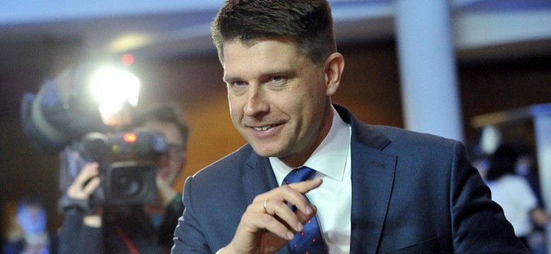 Petru: Skandalem jest to, co na tych taśmach słyszymy i że ktoś te rozmowy nagrywa