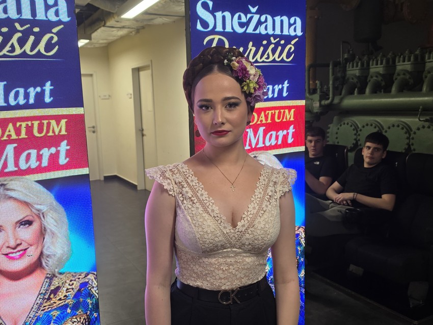 Unuka Snežane Đurišić, Lana Gvozdenović