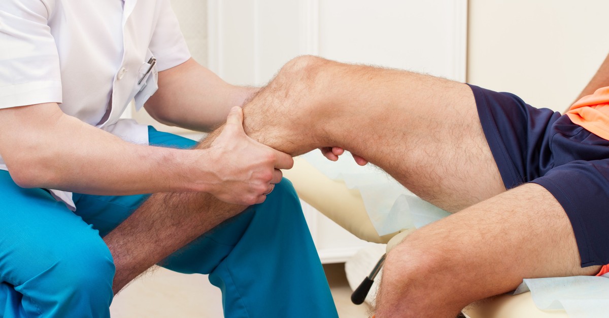 Masz problemy ze stawami? Sprawdź, czy dostaniesz 215,84 zł zasiłku bez względu na dochód