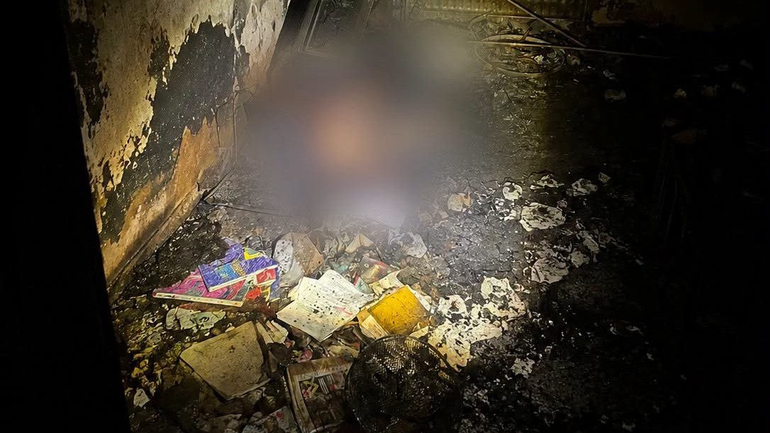 Pri požiari bytu v Šuranoch prišla o život 59-ročná osoba. 