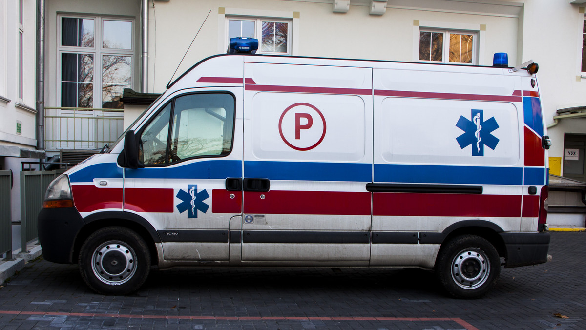 Czteroletni chłopiec zmarł po potrąceniu przez ciągnik rolniczy, na podwórku gospodarstwa w Ratajach Słupskich w woj. świętokrzyskim – poinformowała policja. Najprawdopodobniej chłopczyk sam uruchomił pojazd.