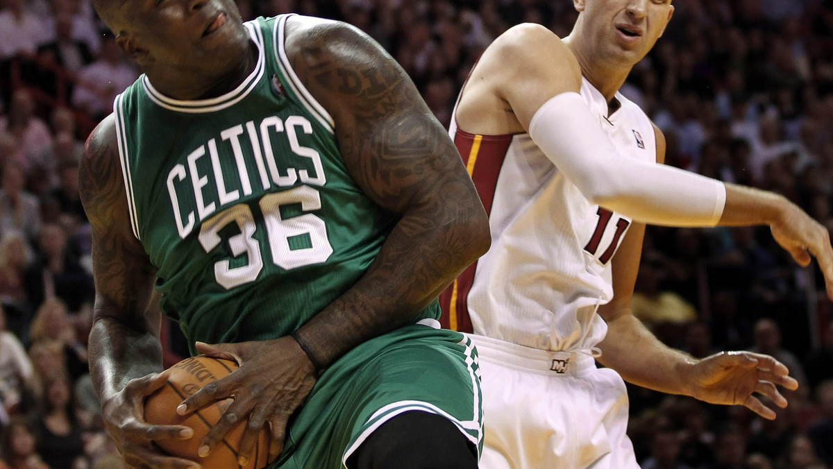 Komisarz zawodowej ligi koszykówki NBA David Stern nazwał gigantem Amerykanina Shaquille O'Neala, który ogłosił zakończenie kariery. 39-letni środkowy Boston Celtics o swojej decyzji poinformował za pośrednictwem jednego z portali społecznościowych.