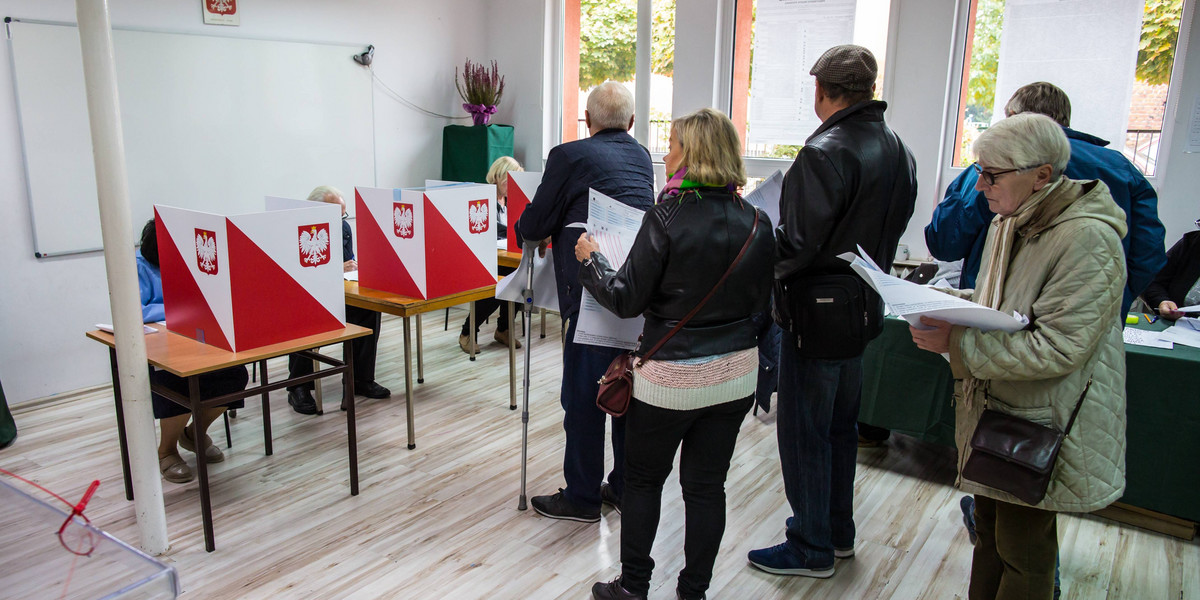 Wybory do Sejmu i Senatu 2023. Sprawdź godziny otwarcia lokali wyborczych.