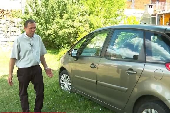 Ljudi skupili 14.000 evra i svešteniku Peri kupili automobil - on svojim potezom ganuo sve: "Meni je to avion, a ne auto" (VIDEO)