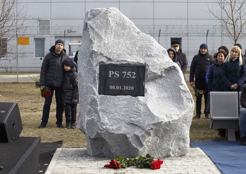 Spomenik žrtvama oborenog ukrajinskog aviona kod Kijeva