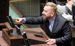 Liroy-Marzec prześwietla narodowy samochód elektryczny. "Jest jak jednorożec, wszyscy o nim mówią, ale nikt go nie widział"