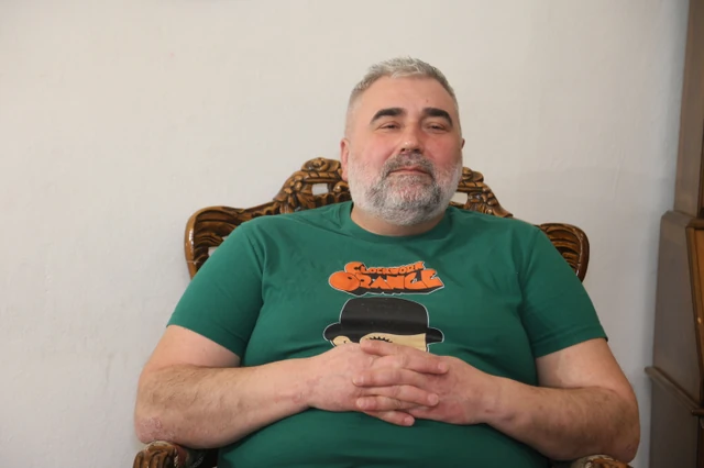 "ON JE JEDAN KLOŠAR IZ KUPONOVA, HOĆE PREKO MOJE GRBAČE NASLOVNE STRANE" Starleta zaratila sa Mikijem Đuričićem: "Neka gleda u svoje dvorište"