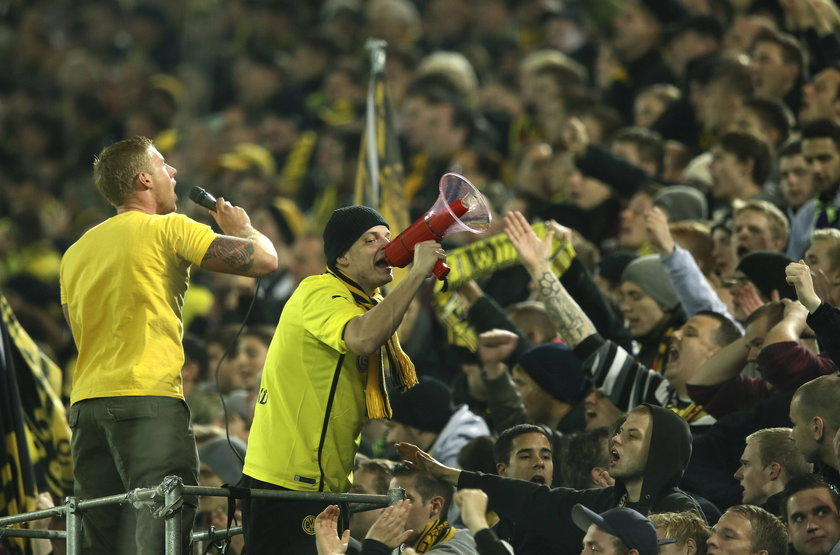 Fani BVB chcieli kupić bilety, dodzwonili się na seks-telefon!