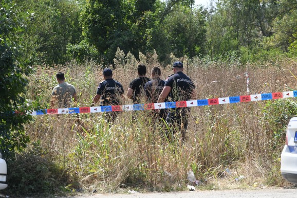 VATROGASCI IZVLAČILI VOZAČA! Teška nesreća na putu Kragujevac-Jagodina, vozilo sletelo sa puta