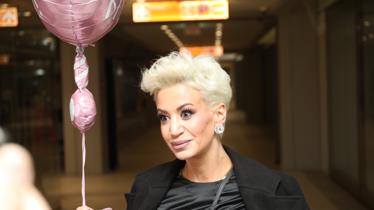 (VIDEO) "ZALEPIM VRH NOSA KOJI JE PAO I PODIGNEM GA FLASTEROM" Dušica Jakovljević o zdravstvenom problemu, otkrila zašto se vratila kod roditelja na Dorćol: "Nema plakanja, idemo dalje"