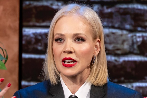 JELENA ROZGA 20 GODINA NIJE VIDELA SUNCE Otkrila razlog i svaka žena će poželeti da uradi isto