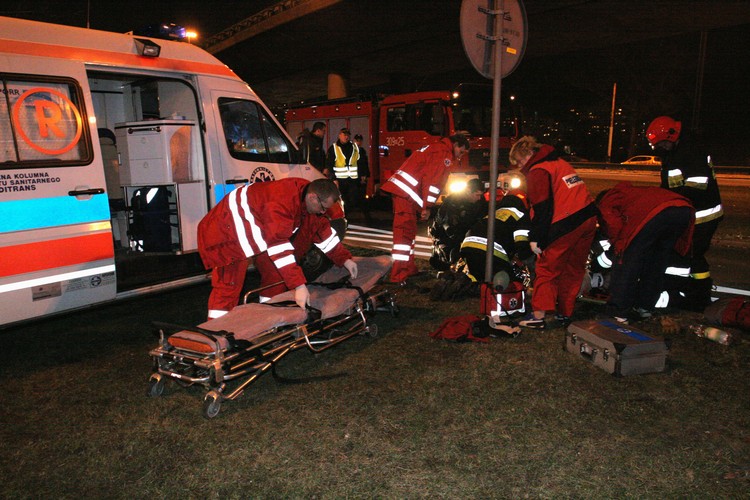 Ambulans przewiózł Macieja Zientarskiego do szpitala przy ul. Lindleya