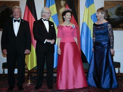 16 lat mniej w metryce nie pomogło. Pierwsza dama Niemiec przy królowej Szwecji wyglądała ubogo. FOTO