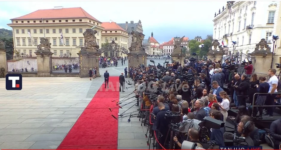 Jedna od skupova Evropske političke zajednice bio je i u Pragu