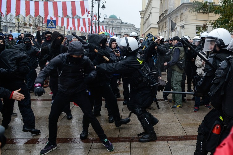Zamieszki podczas antyfaszystowskiej demonstracji 'Razem przeciwko nacjonalizmowi'